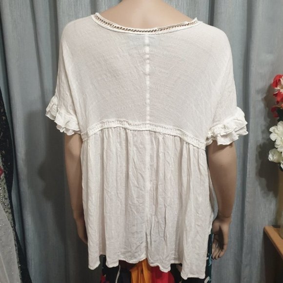 DECJUBA AU-S White Short Sleeved Blouse V-Neck Relaxed Fit Designed in AU NWOT - Picture 3 of 10